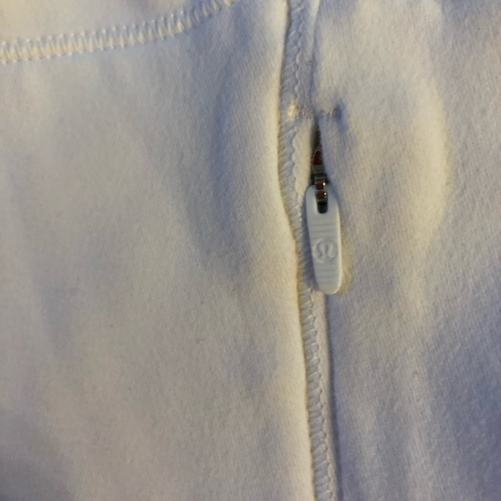Lululemon - Picture 4 of 5